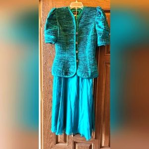 Beautiful Vintage Karen Lawrence By Matthew Suit